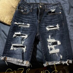 Size Medium Judy Blue Shorts